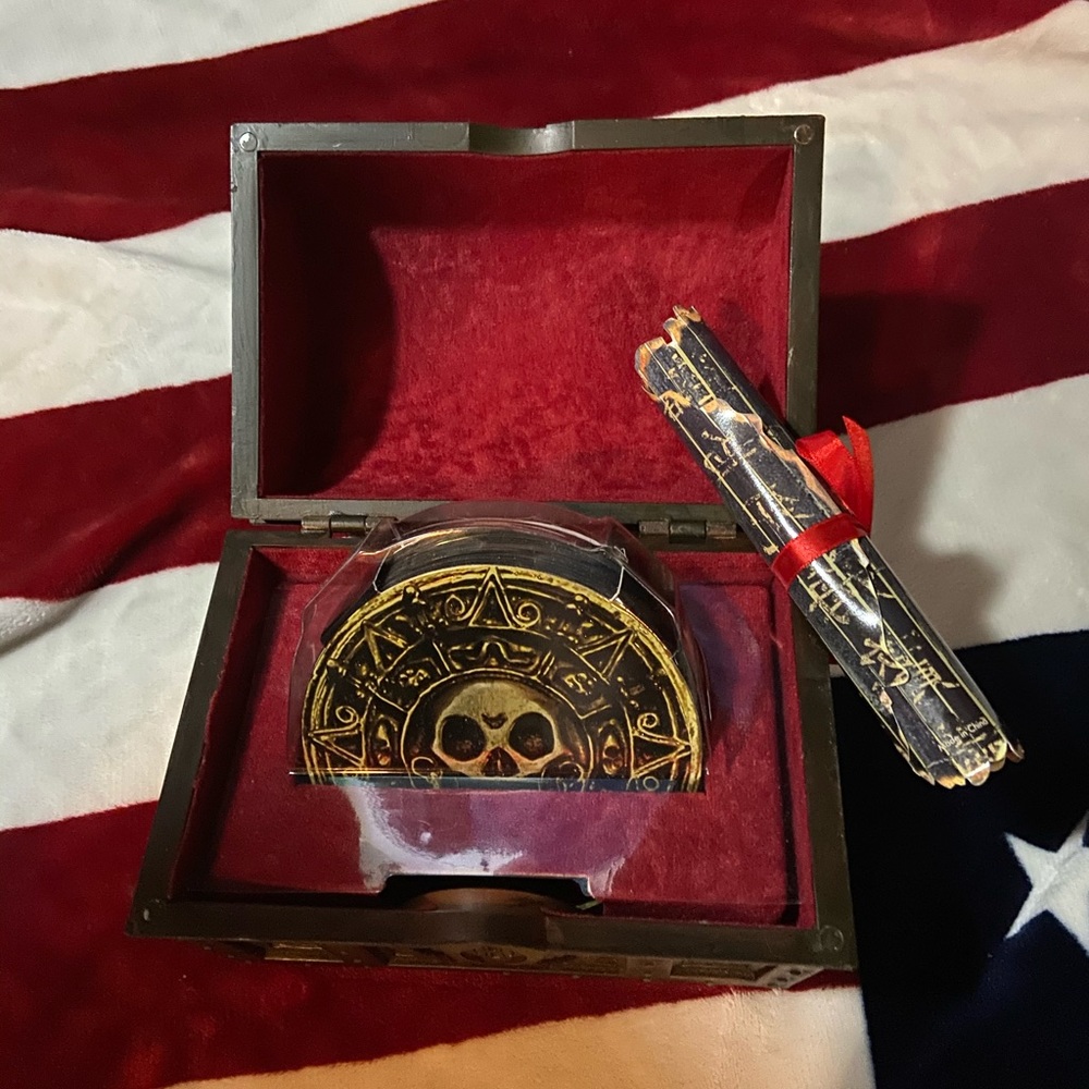 2/30 Pirates of the Caribbean box set nwot